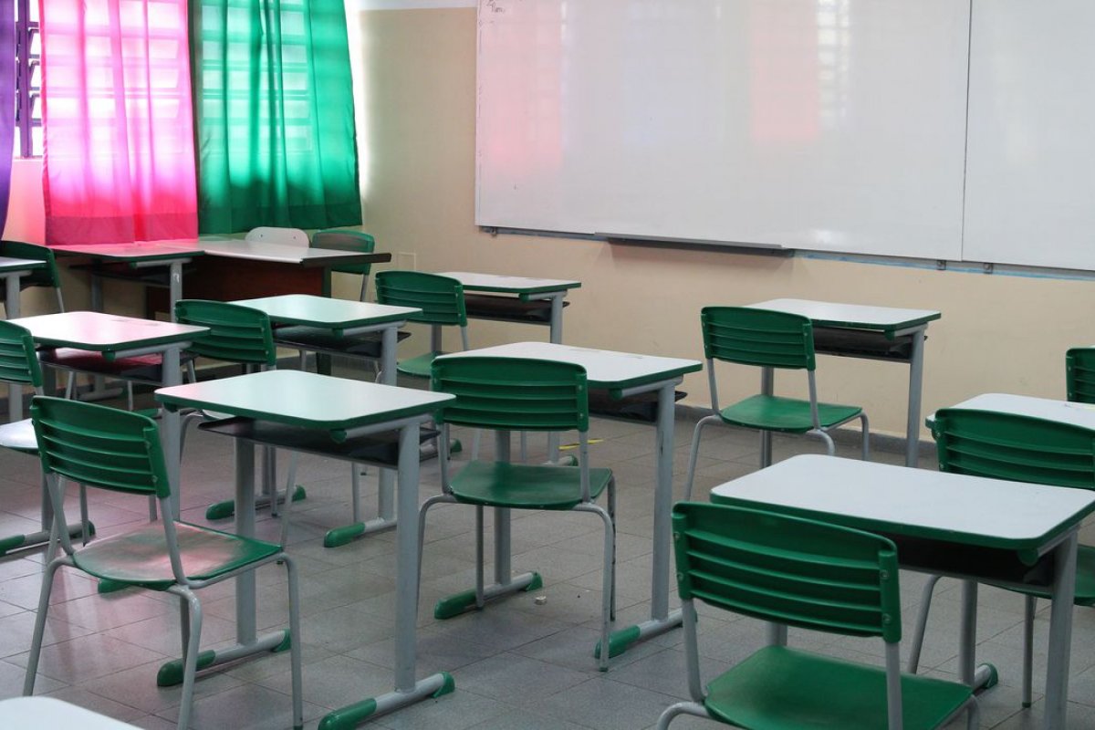 Frequência escolar cai na Bahia para quase toda as idades após 2 anos de pandemia, diz IBGE