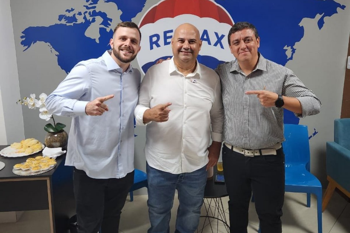Empresários inauguram nova unidade RE/MAX no miolo empresarial de Salvador! 