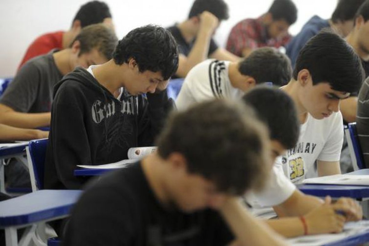 Revisão gratuita prepara candidatos para o concurso da Guarda Municipal