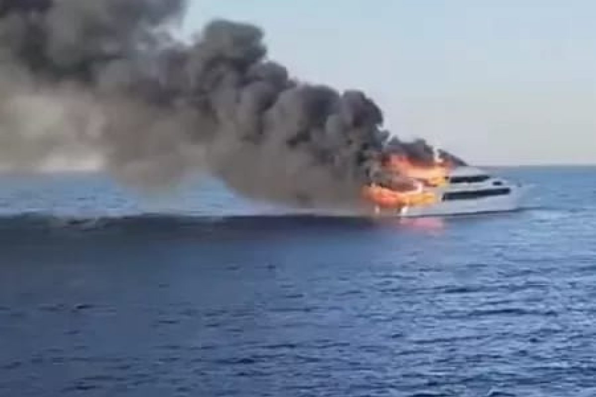 Três turistas desaparecem após incêndio em iate no Egito