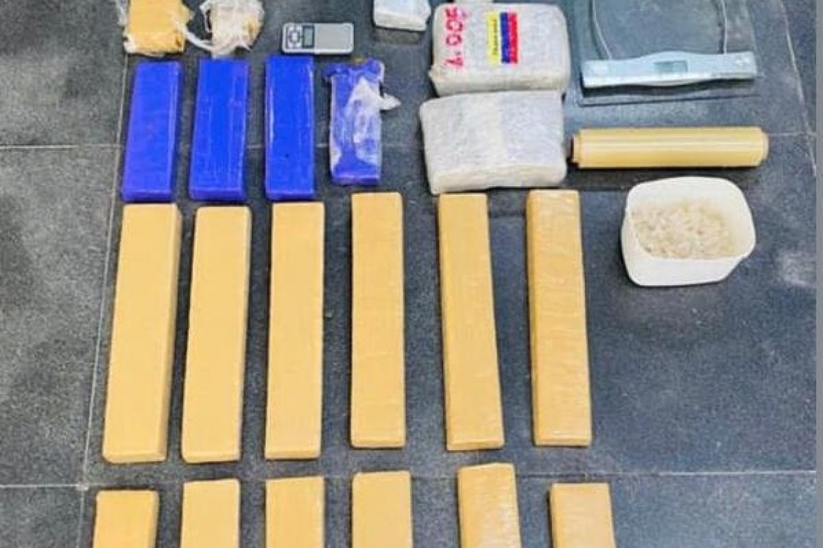 Maconha, cocaína e outros itens são encontrados em operação policial em Feira de Santana