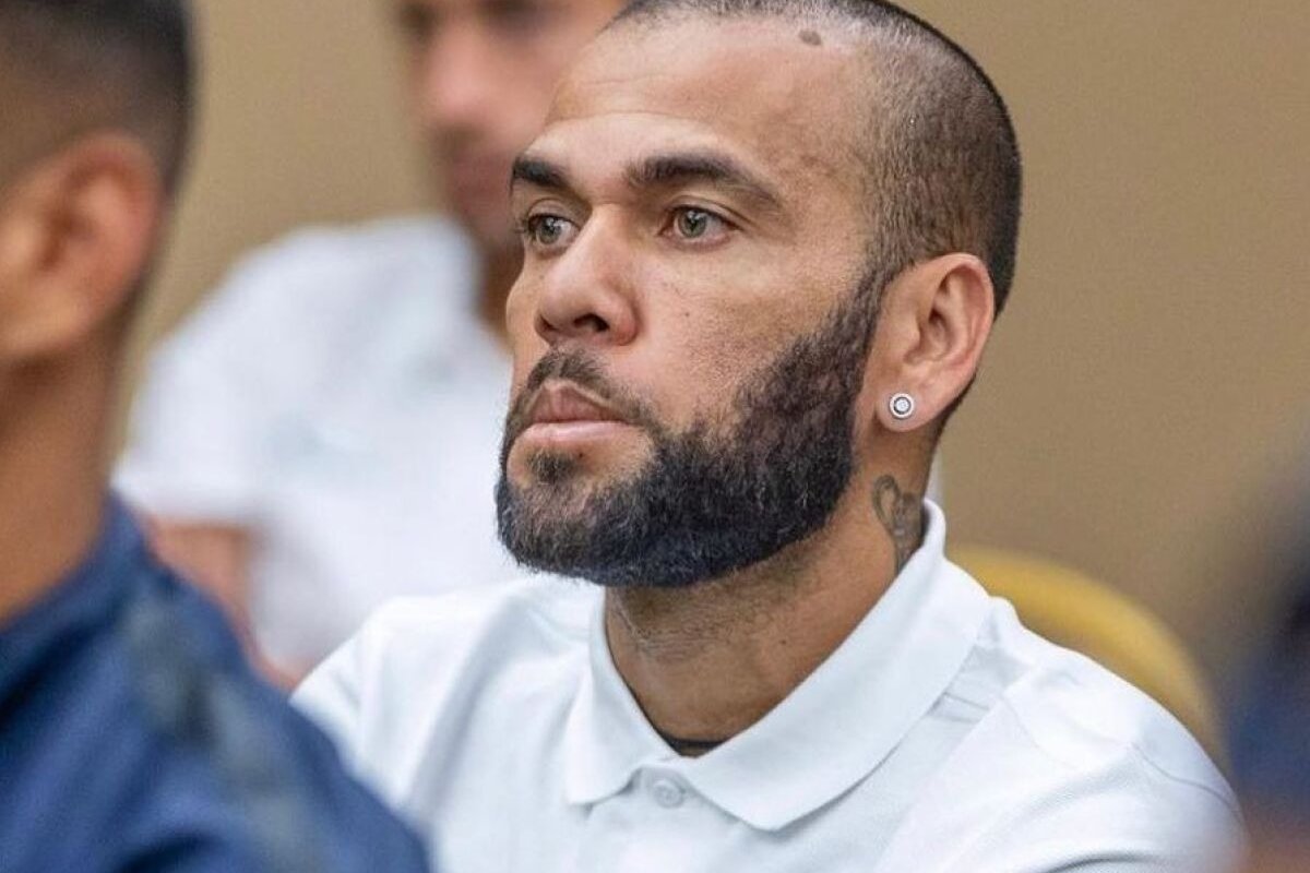 Daniel Alves continuará em prisão provisória por acusação de agressão sexual