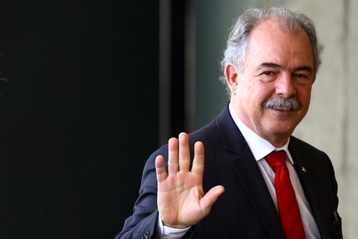 Presidente do BNDES destaca necessidade de mudança na indústria automotiva brasileira