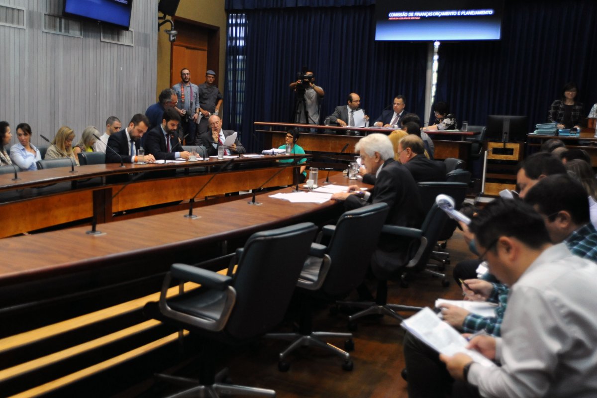 Funcionários da Assembleia Legislativa de São Paulo vão receber R$ 3 mil de bônus natalino 