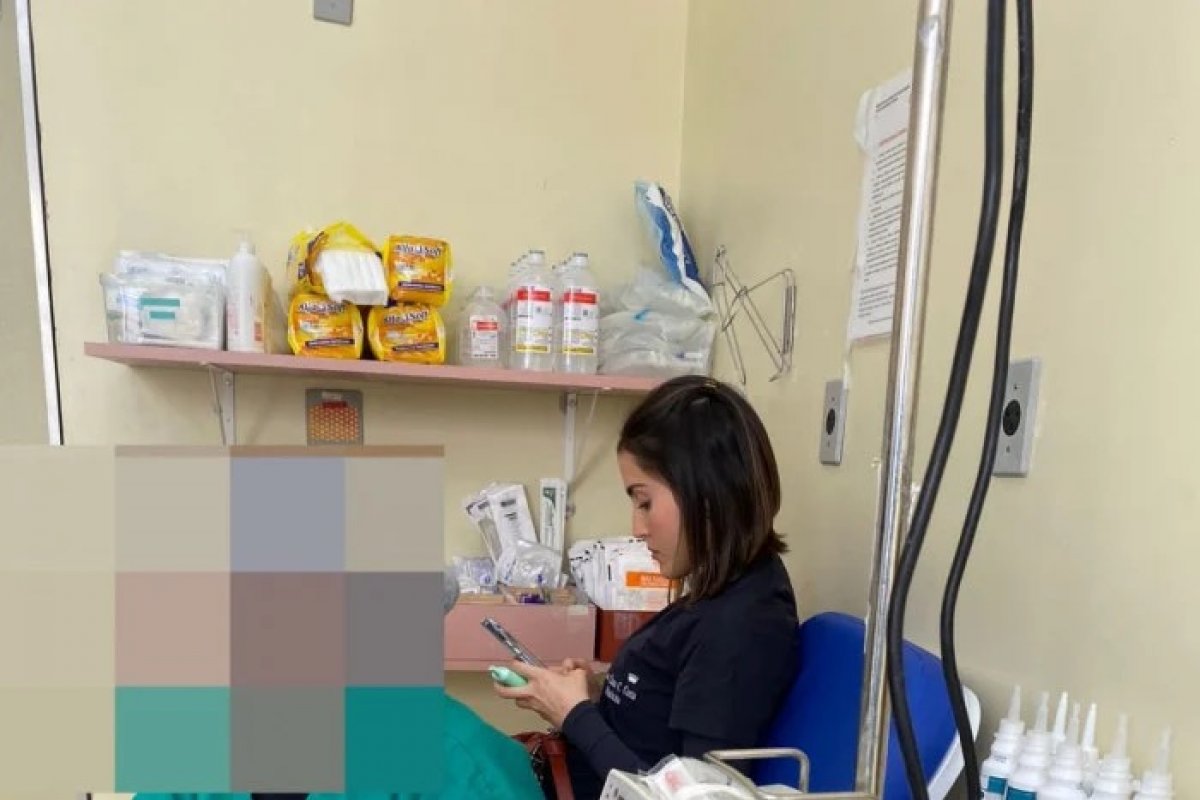 Estudante de medicina é desligada de maternidade após ser flagrada com vape em centro obstétrico