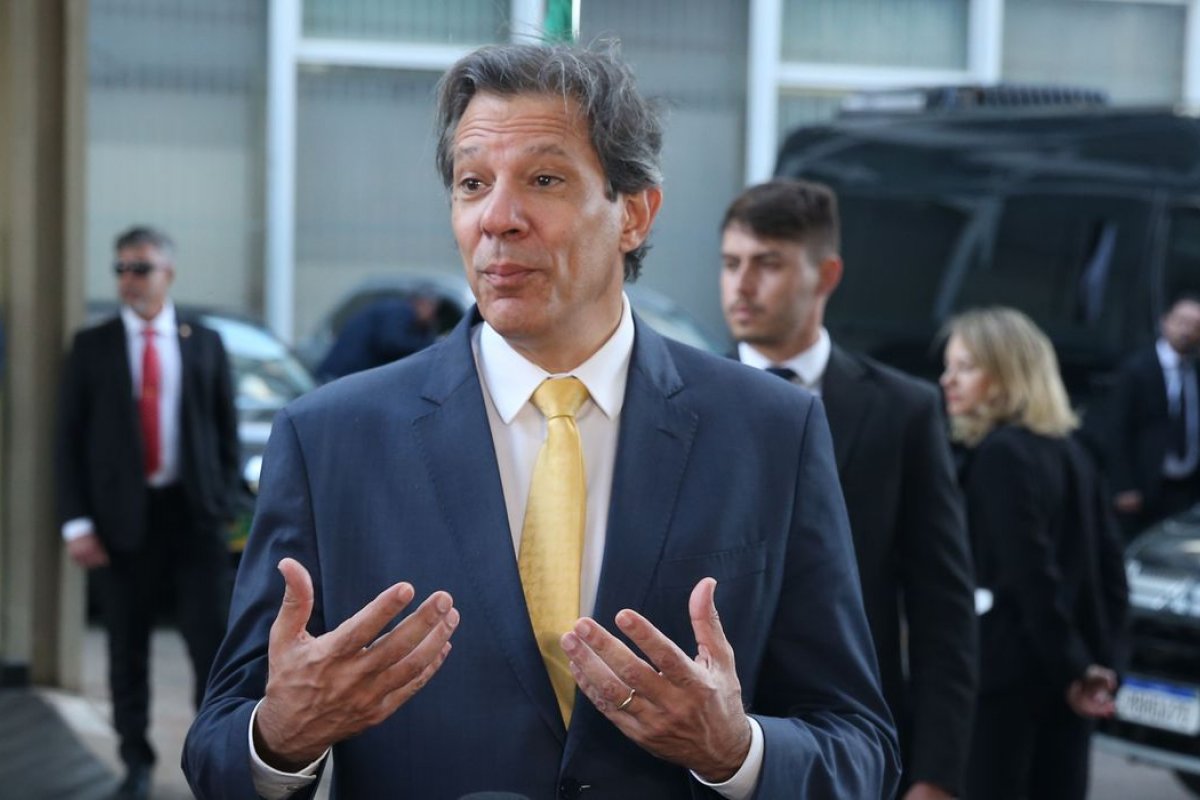 Haddad defende que prorrogar desoneração da folha é inconstitucional e quer adiar debate