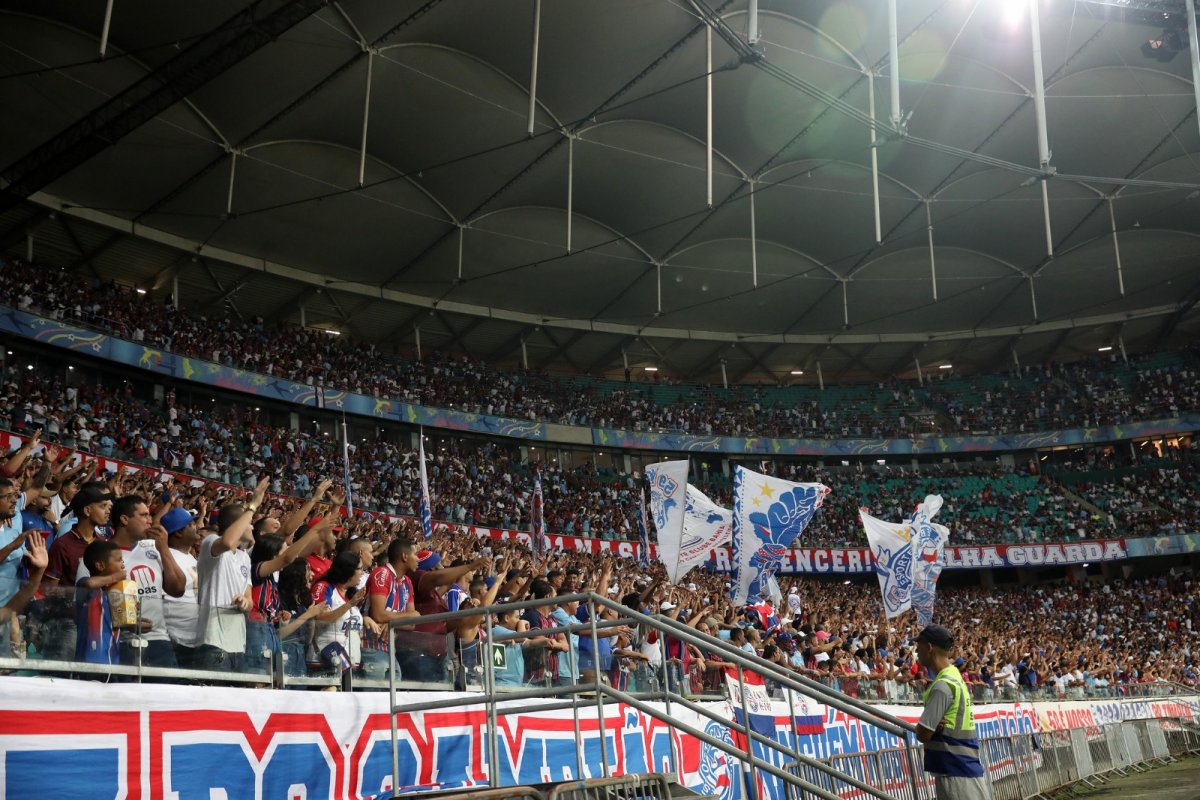 Torcida do Bahia é a que mais consome cerveja e games no Brasil