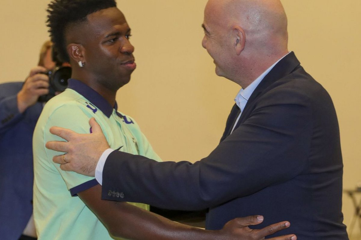 Vini Junior assumirá liderança de comitê antirracismo da Fifa 