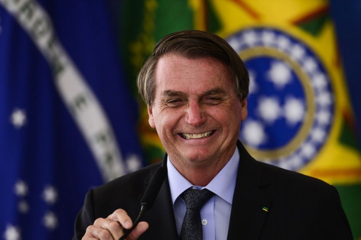 Bolsonaro "jamais participou de qualquer conversa sobre um suposto golpe de Estado", diz defesa