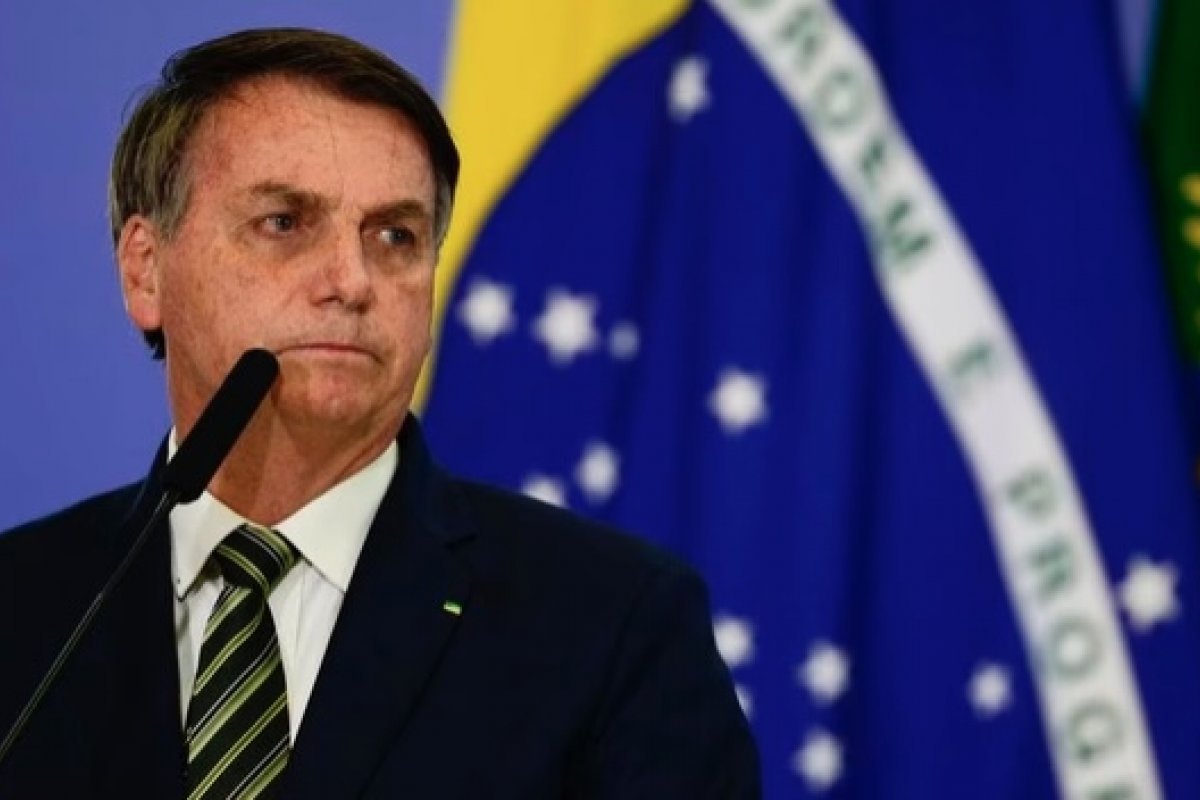 Vídeo: Bolsonaro se desculpa por informar erroneamente que vacinas contra Covid-19 possuem "grafeno"