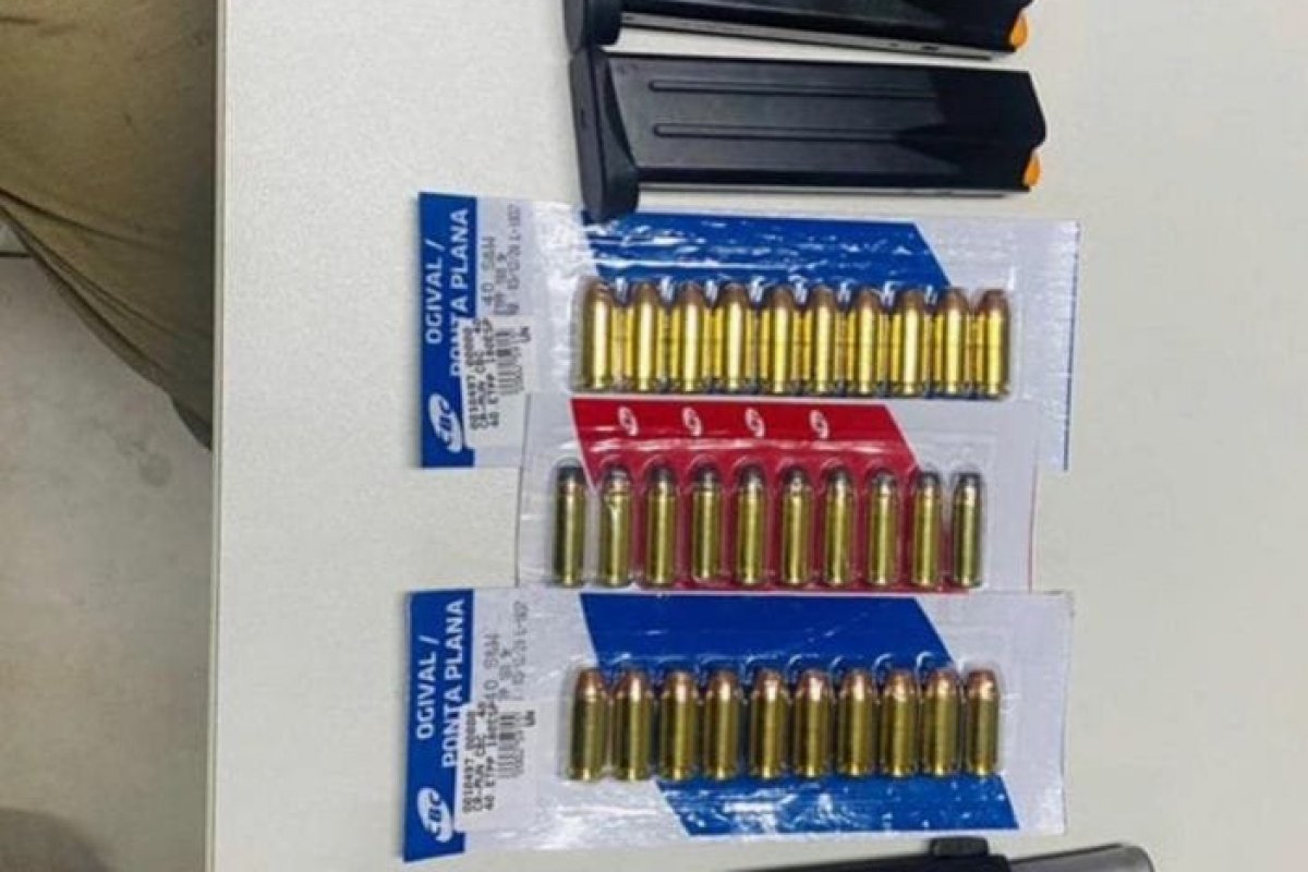 Polícia apreende armas e drogas em Feira de Santana 