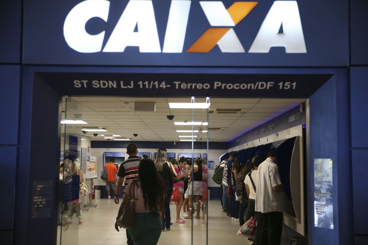 Caixa reduz taxas do crédito imobiliário e do cheque especial após corte da Selic