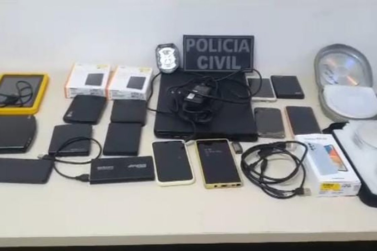 Polícia prende professor por armazenar pornografia infantil em Alagoinhas 