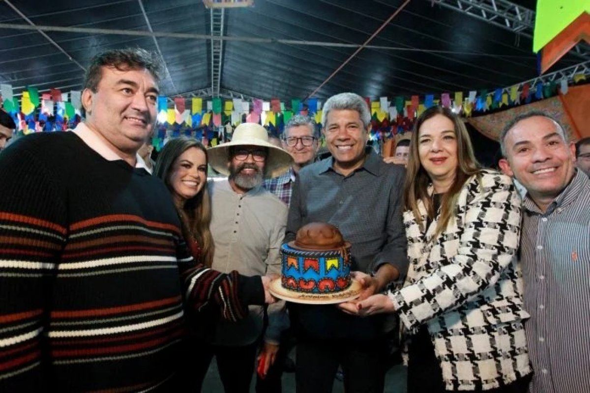 Em Senhor do Bonfim, Jerônimo comemora sucesso do São João: 'Grade especial'