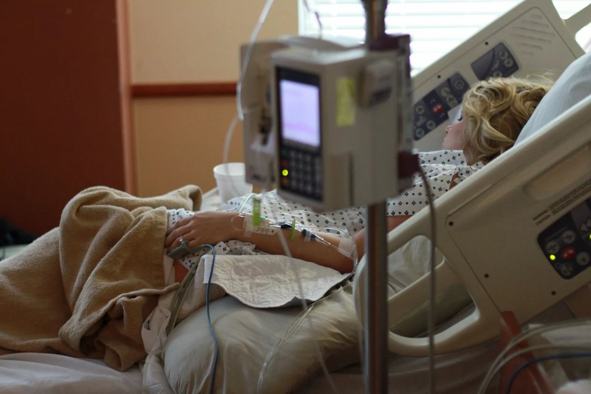 Mortes por infarto em mulheres jovens crescem 62% no Brasil, diz SBC