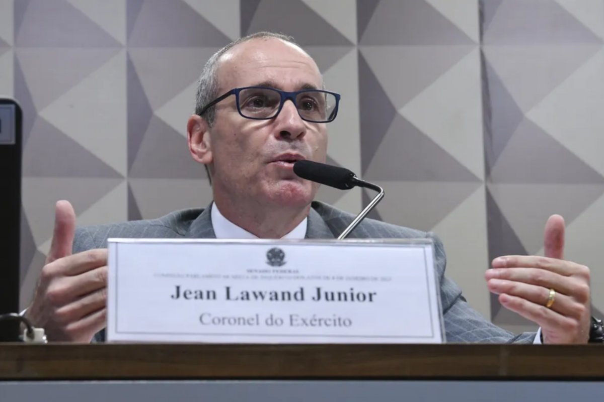 "Faltou com a verdade", diz Maia sobre o depoimento do coronel Jean Lawand na CPI