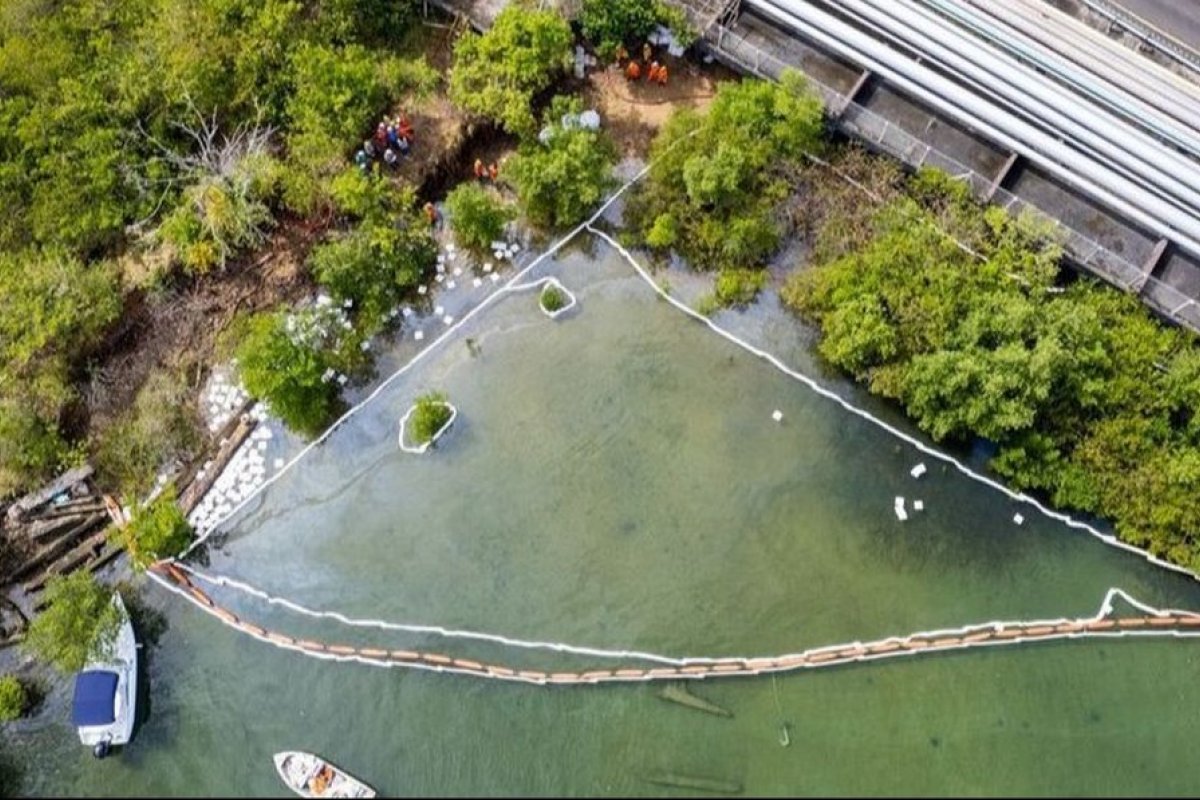Prefeitura de Madre de Deus notifica Transpetro e a Acelen por vazamento de 20 litros de óleo no mar