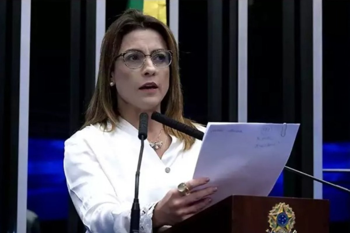 Soraya Thronicke assina termo de filiação ao Podemos e deixa o União Brasil 