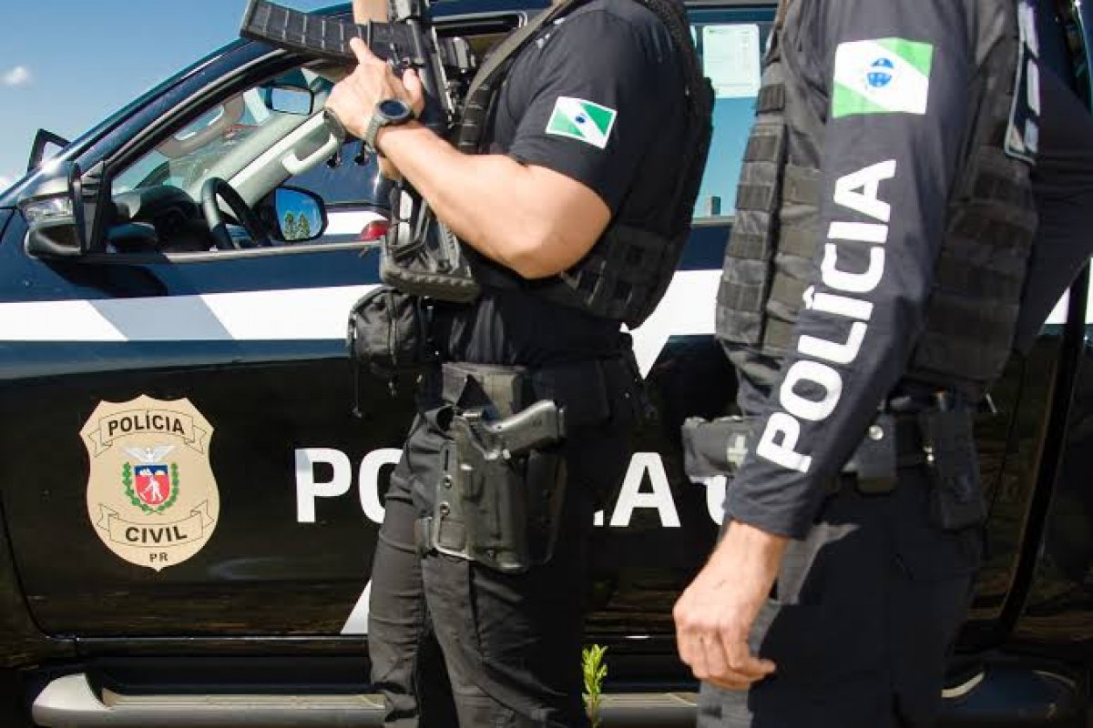 Bebê morre após ser esquecido dentro de carro pelo pai em Curitiba
