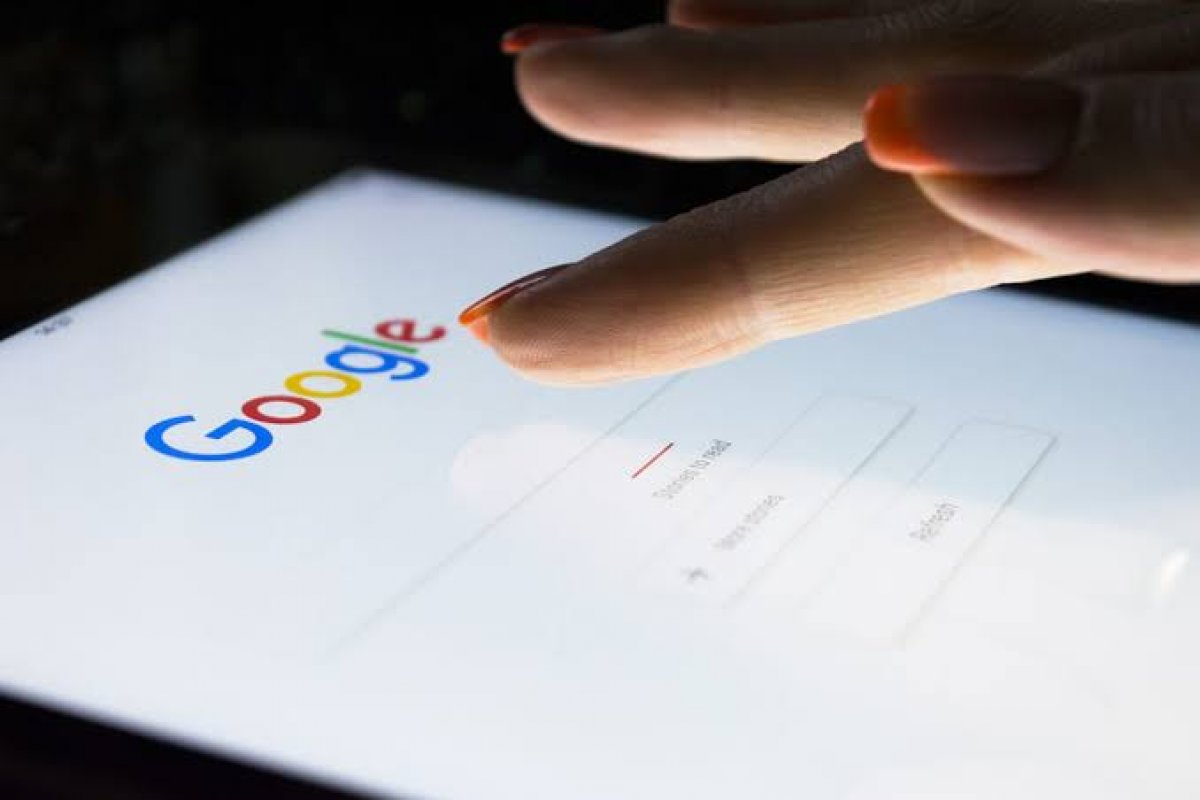 Interesse por informações sobre rescisão e leis trabalhistas aumenta no Brasil em 2023, revela pesquisa do Google