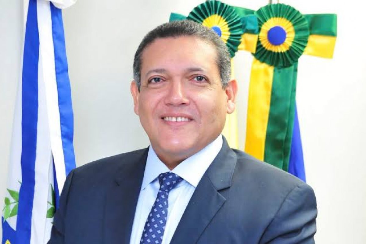 Ministro do STF concede habeas corpus para ex-diretora de Inteligência não depor em CPMI
