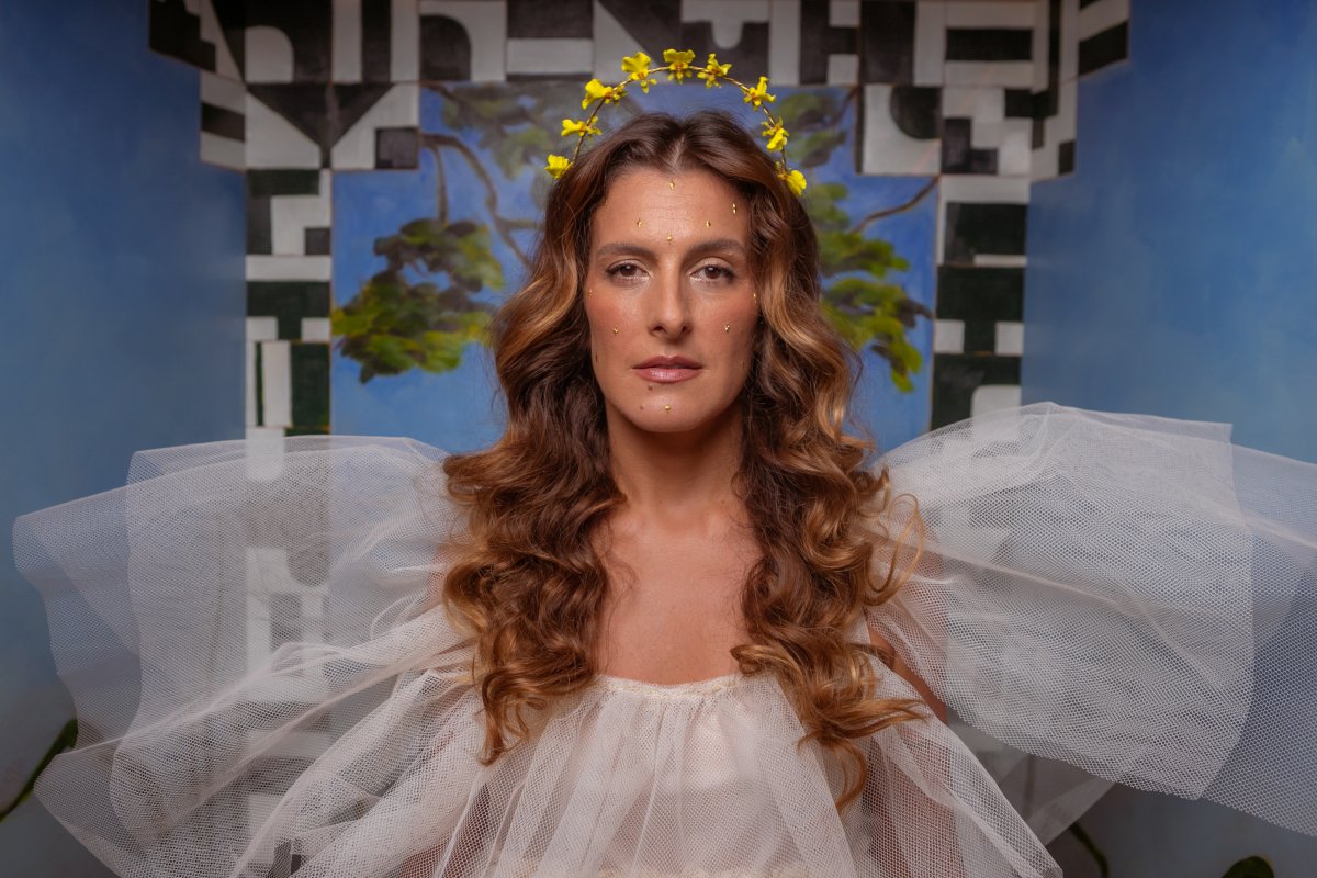 Iara Ferreira canta sua visão de Brasil em álbum solo: VERDEAMARELA! 