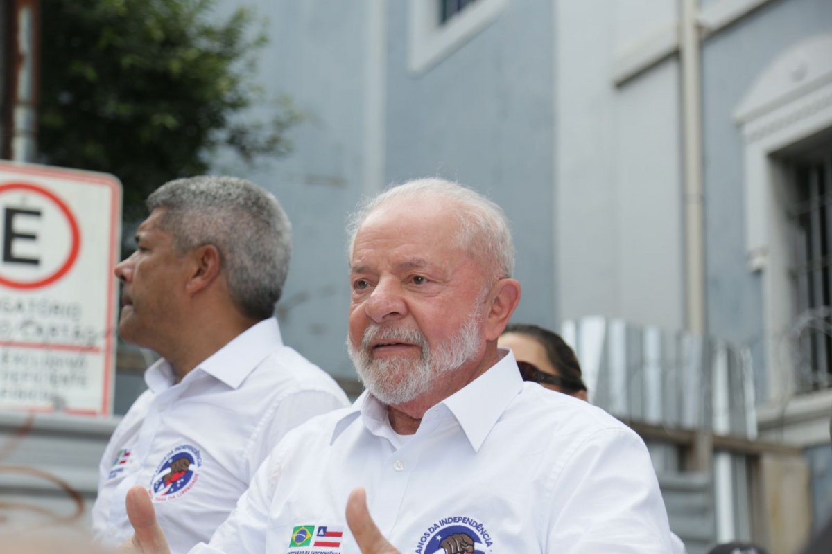 'Dom Pedro gritou "independência ou morte", mas quem lutou e morreu foram os baianos', diz Lula 