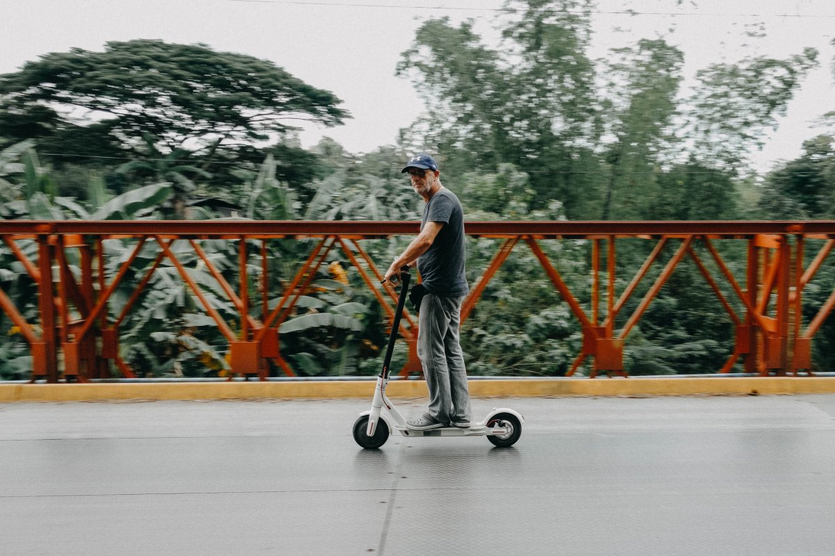 Resolução do Contran estabelece regras para ciclomotores, bicicletas elétricas e patinetes no Rio de Janeiro