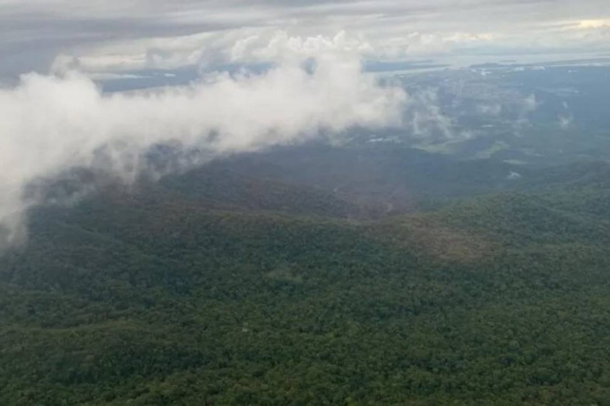 Avião desaparece na Serra do Mar no Paraná, próximo à divisa com Santa Catarina 