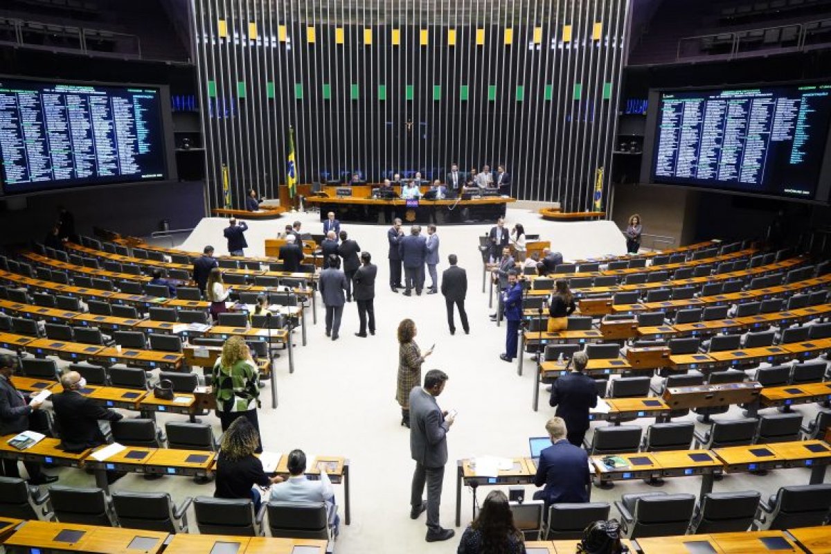 Prefeitos e governadores participam de reuniões em Brasília para discutir reforma tributária 