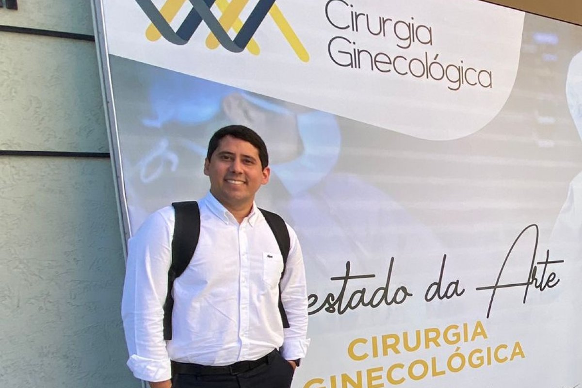 Ginecologista Alexandre Amaral ministrou curso em Curitiba e palestra sobre endometriose na capital baiana! 