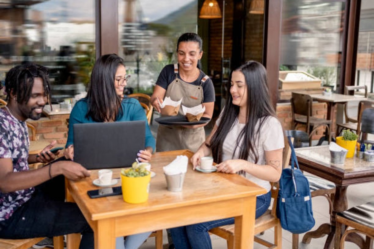 Abrasel: 42% dos bares e restaurantes tem dívidas atrasadas com impostos