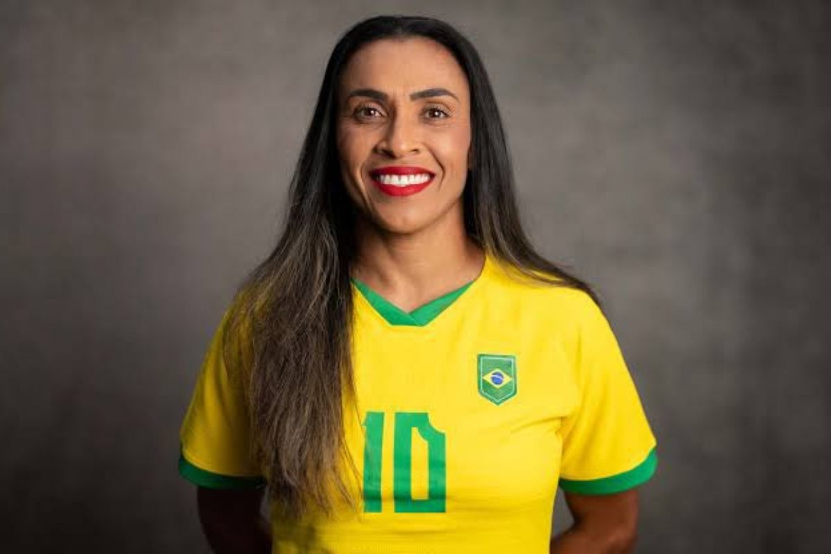 Salário de Marta é 100 vezes menor que o de Neymar
