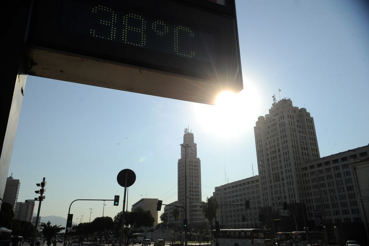 Temperatura global média bate recorde pela terceira vez na semana, aponta agência