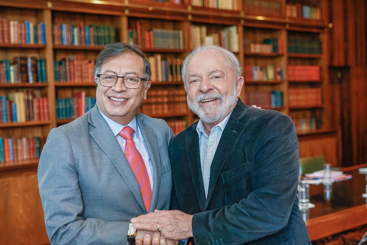 Lula viaja para encontro com o presidente da Colômbia neste sábado (08)