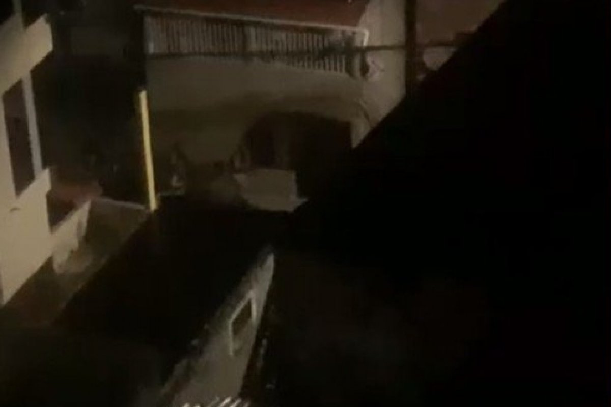 Homem morre de bala perdida durante troca de tiros em Salvador