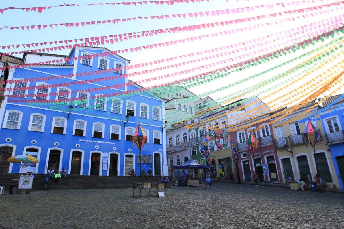 Jornalista e grupo de turistas são vítimas de arrastão no Pelouinho, em Salvador