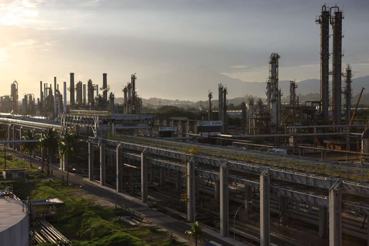 Petrobras bate recordes de produção de gasolina e diesel em junho 