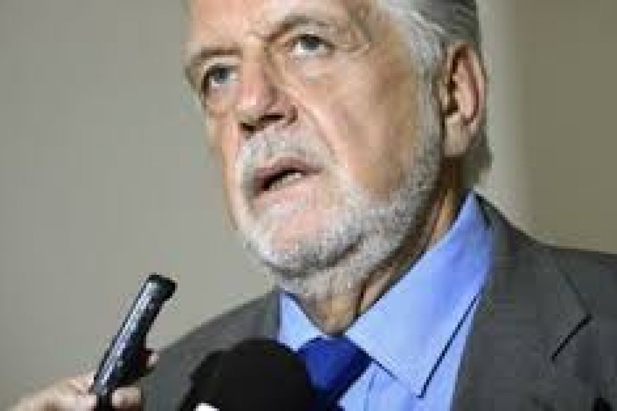 Wagner diz que PT está demorando demais pra decidir candidato 
