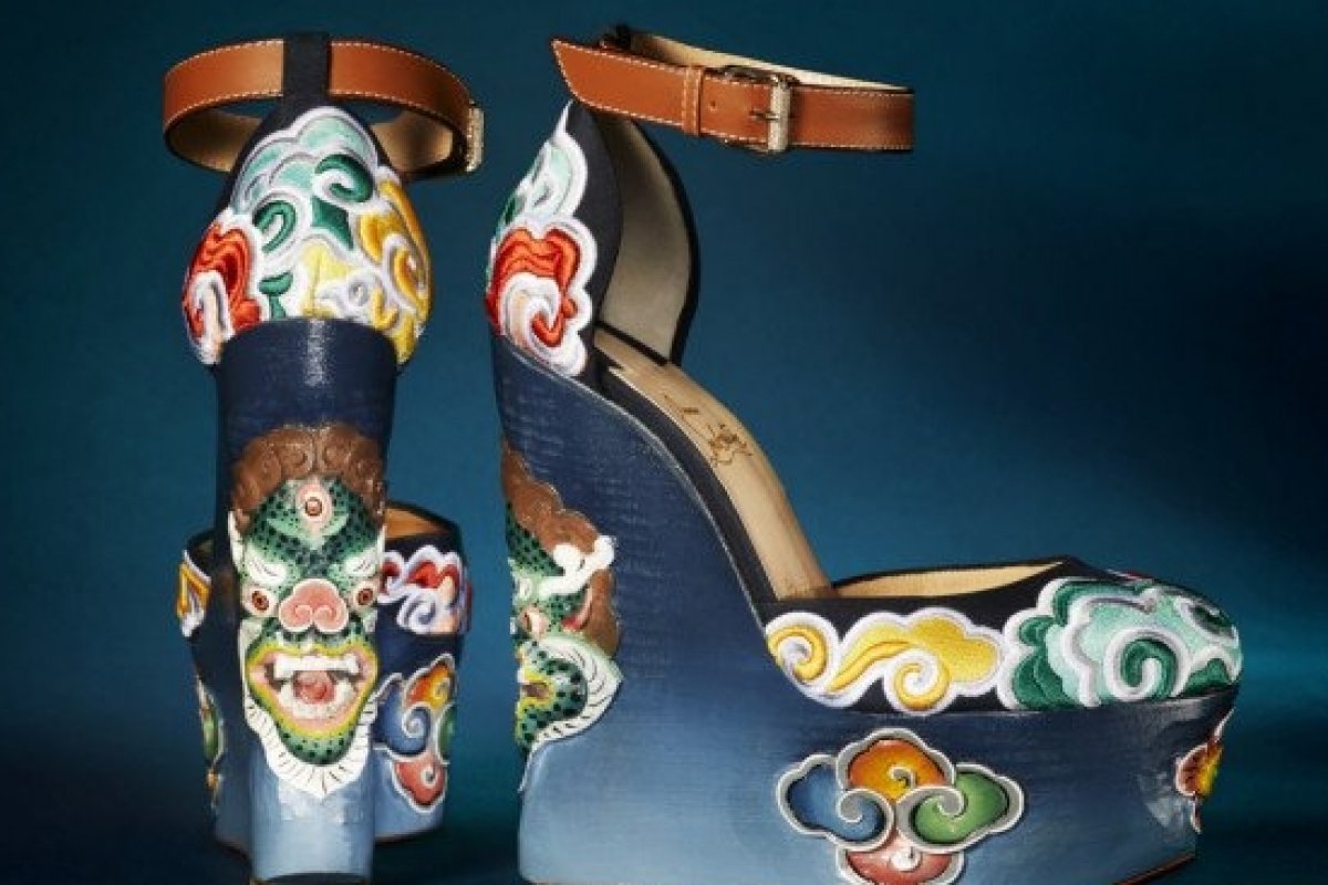 Nova coleção de Christian  Louboutin é inspirada na beleza de Butão 
