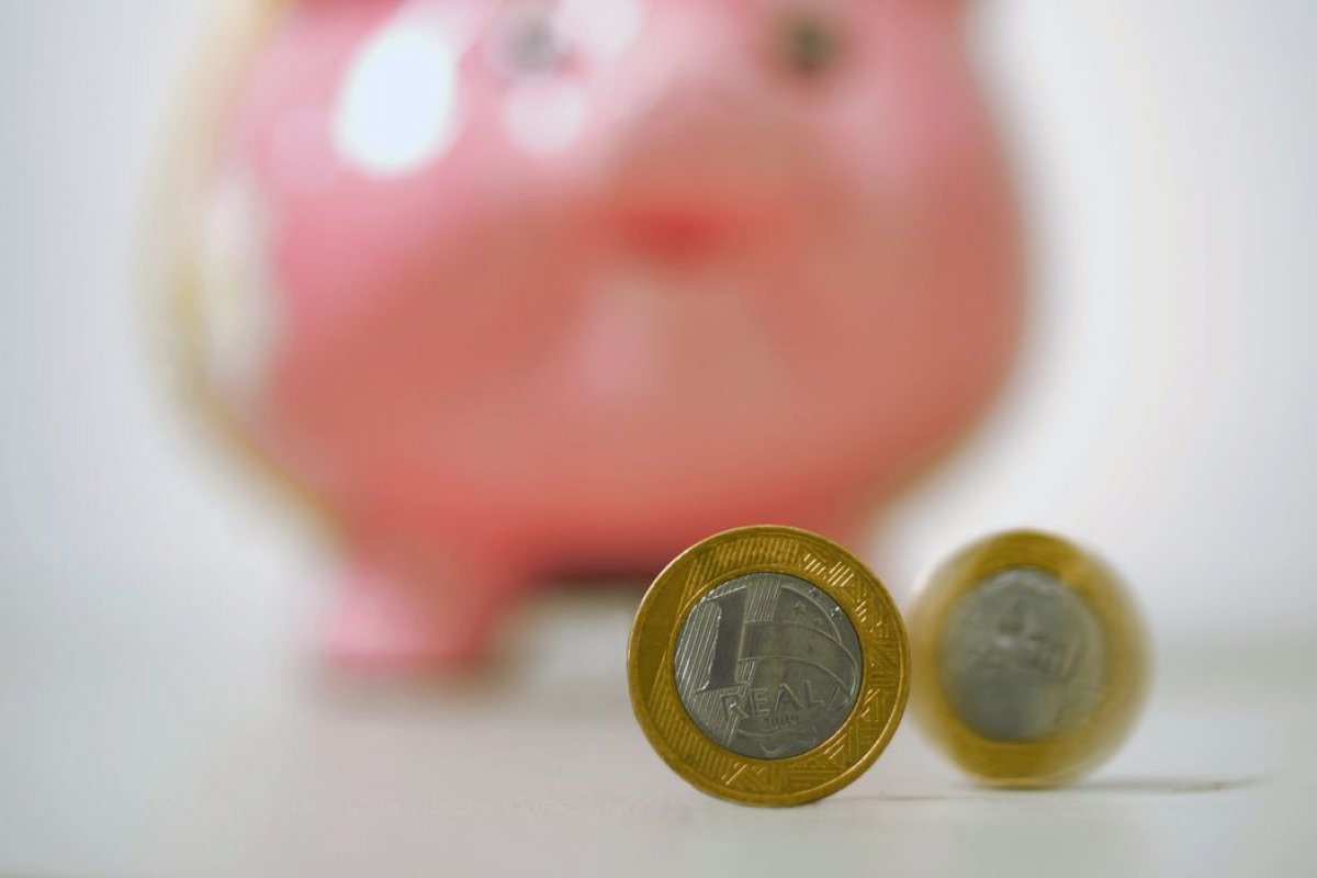 Ganho real da poupança fica acima de 5% pela primeira vez em 6 anos
