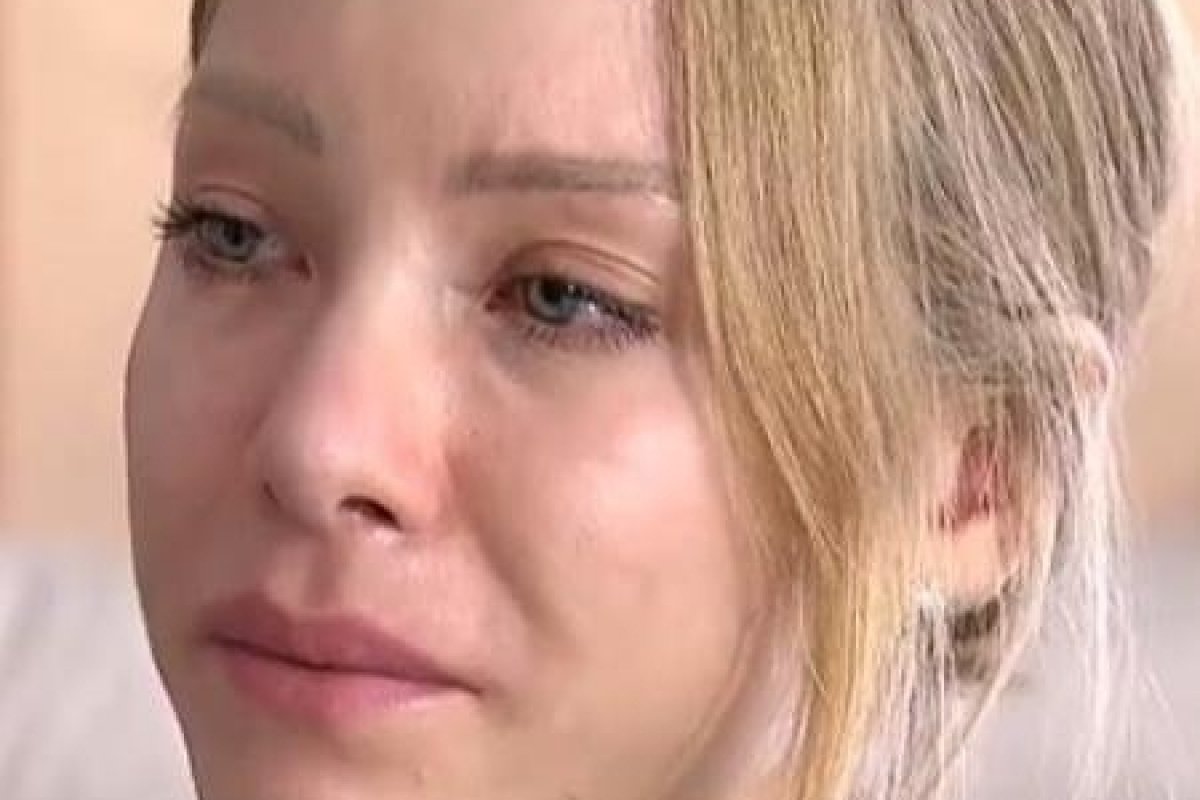 Porteiro de Najila Trindade presta BO contra a modelo