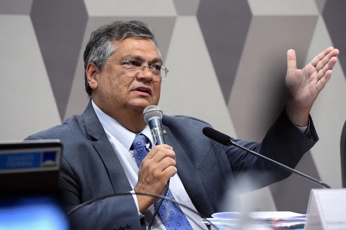 Ministro do STF rejeita ação contra Flávio Dino por críticas às urnas eletrônicas