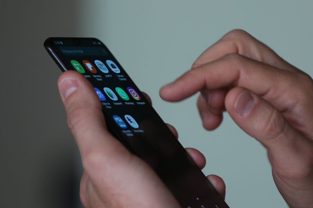 Links falsos do Desenrola Brasil são distribuídos por golpistas no Facebook e WhatsApp