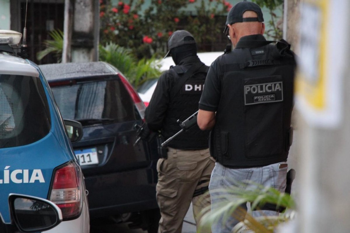 Homem é preso após suspeitas de furtar vodka 6kg de carne e costelas