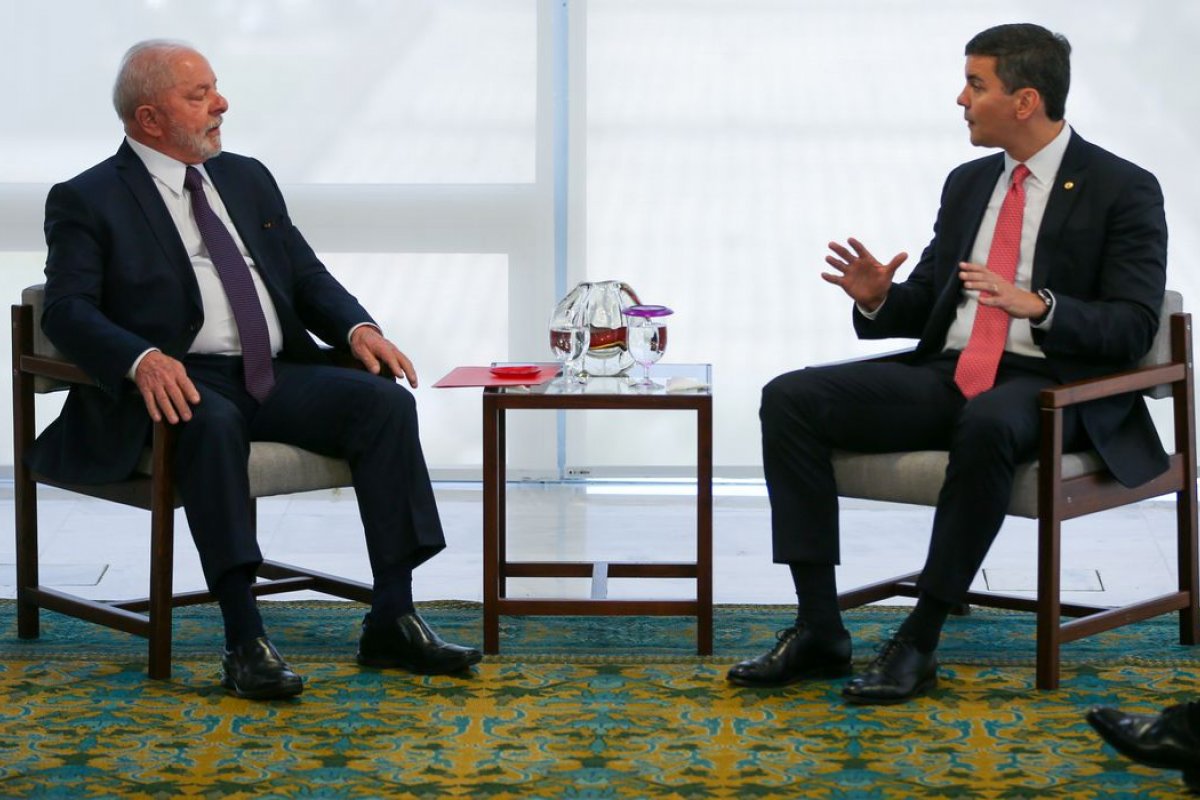 Lula irá ao Paraguai em agosto para posse do presidente Santiago Peña