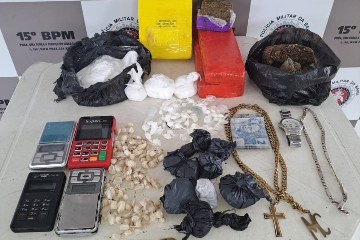 Suspeito foge da PM e abandona mochila com drogas em Itabuna