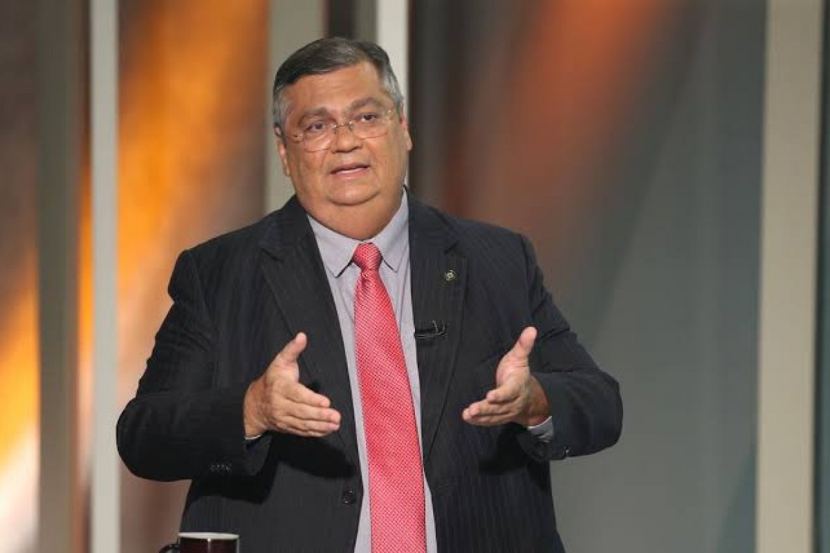 Flávio Dino defende que governo amplie base com o Centrão 