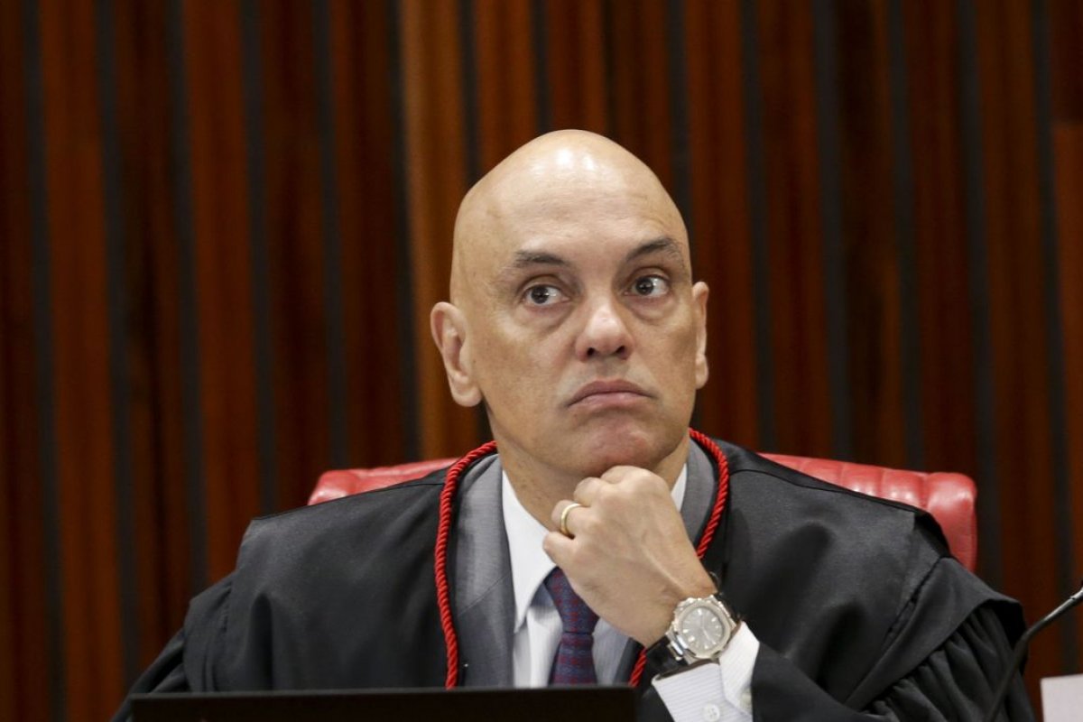 Ministro do STF determina plano de ação para a população de rua e proíbe medidas hostis