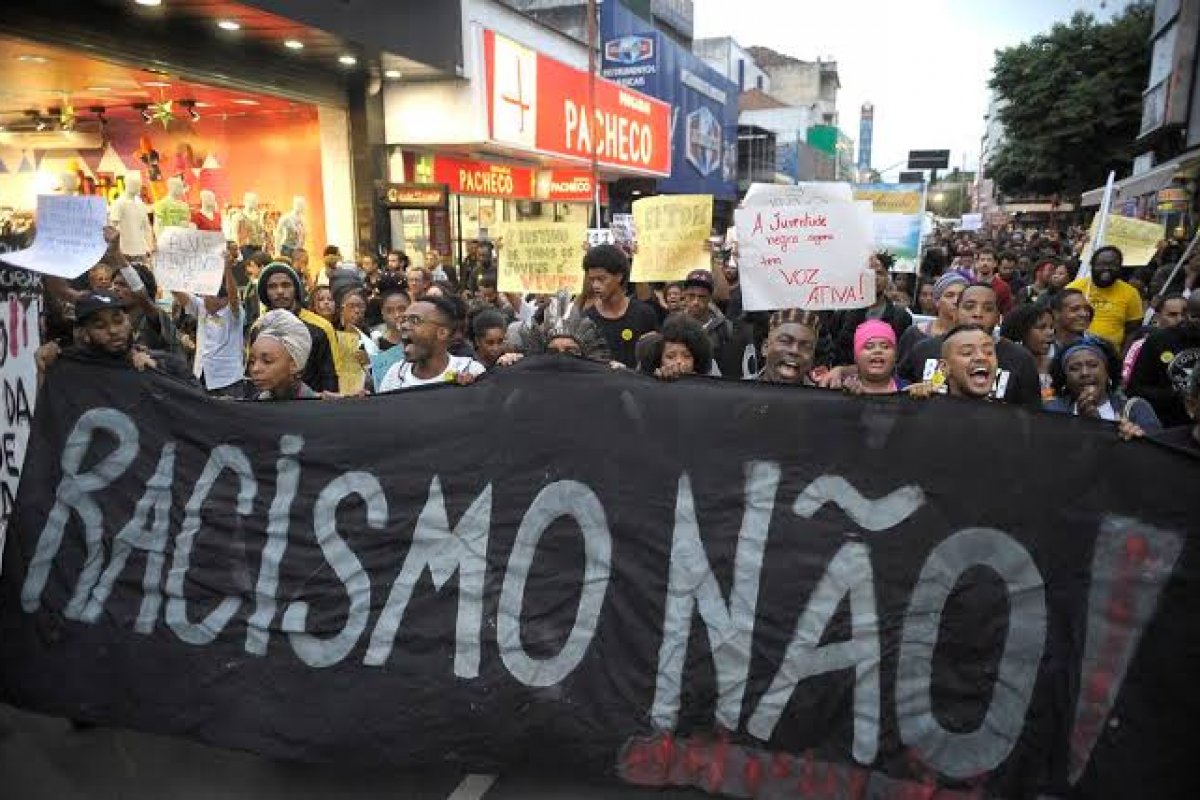 Racismo é principal fator de desigualdade no Brasil, aponta Ipec